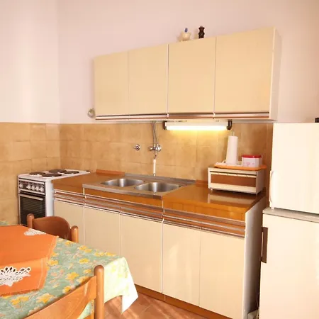 With Parking Space Srima - Vodice, - 6099 ヴォディツェ